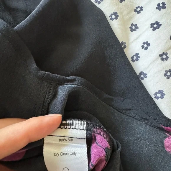 Amour Vert 100% Silk Blouse - Picture 4 of 4